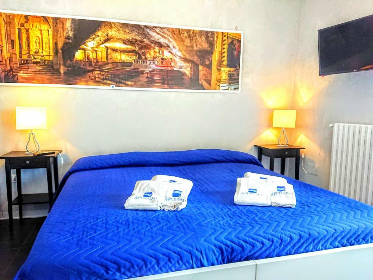 Rooms Gli Arcangeli 2 - Affitti Brevi Italia Monte Sant'Angelo Luaran gambar